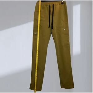 FIGS Technical Collection Scrub Pants – Olive Green (Women’s XS)